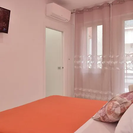 Serenis Luxury Apartment *